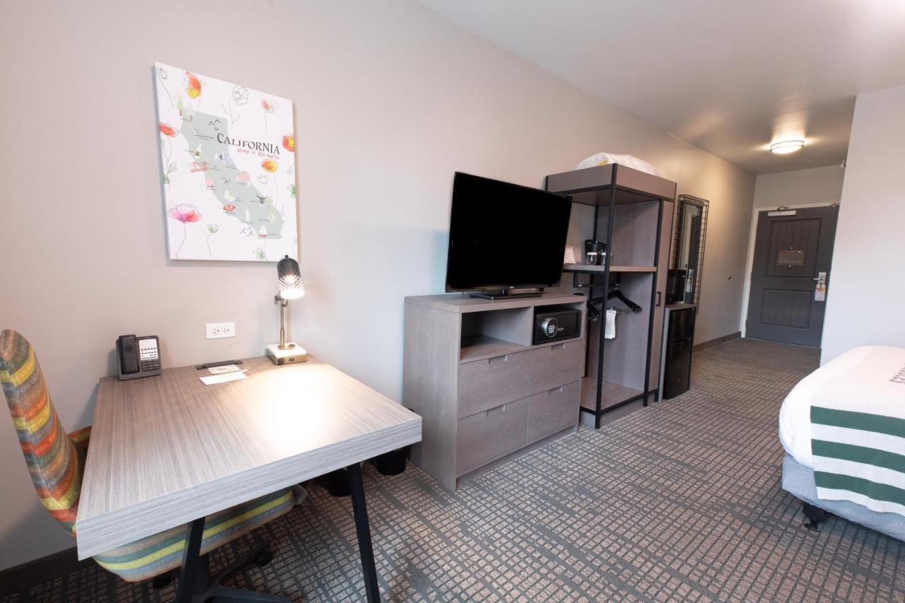 Oxford Suites Пасо Роблс Экстерьер фото