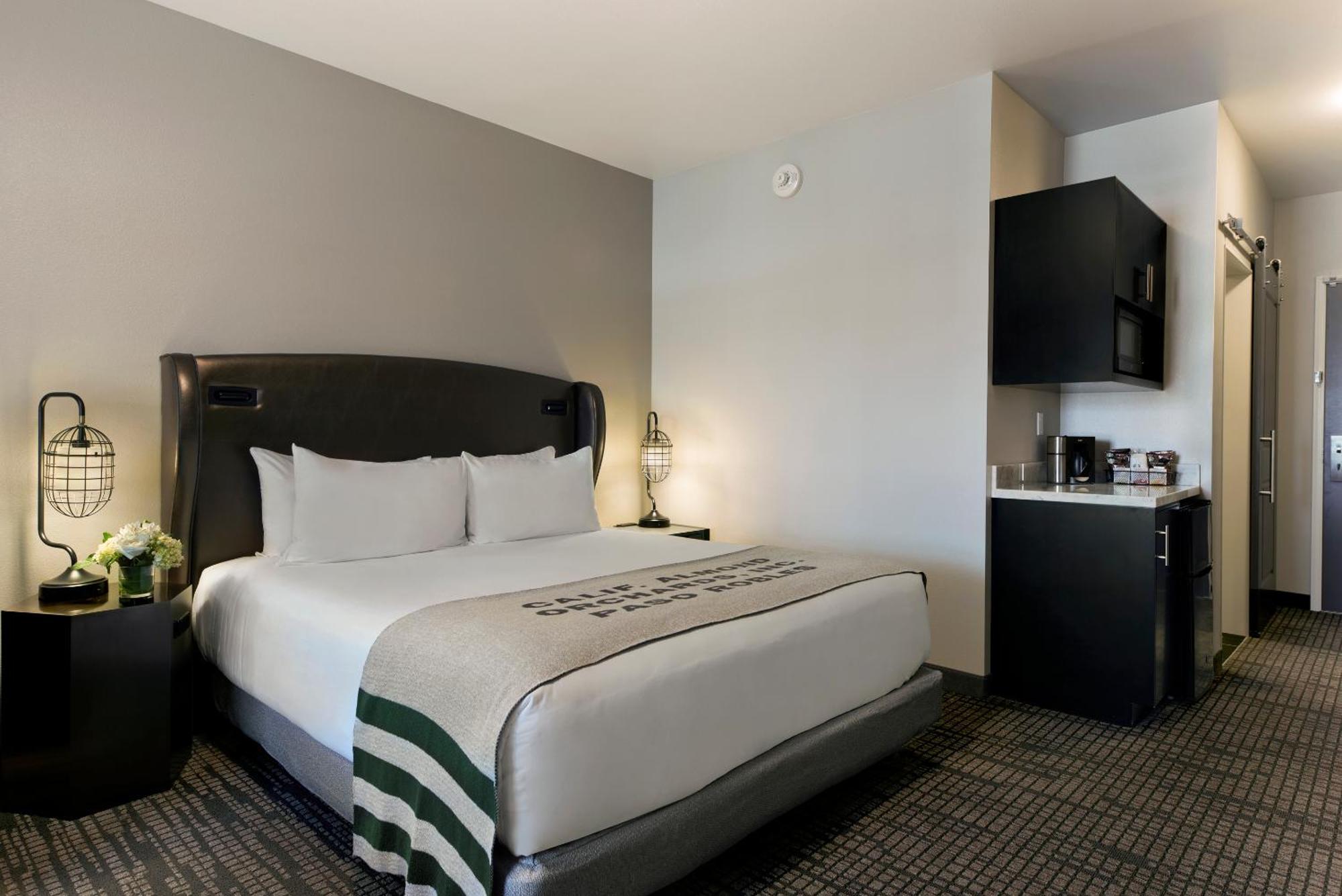 Oxford Suites Пасо Роблс Номер фото